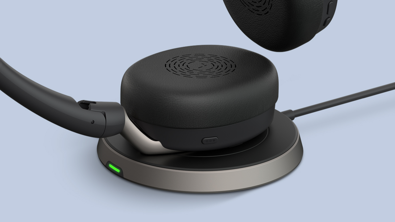 jabra-evolve2-65-on-charging-station